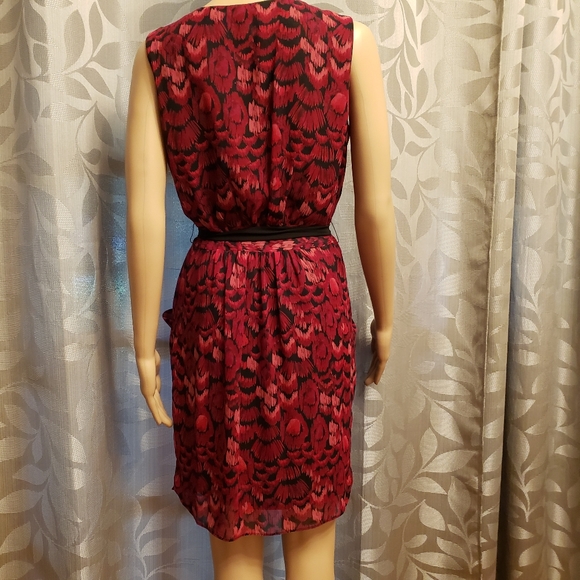 Sleeveless Maroon Pocket Dress - Picture 6 of 16